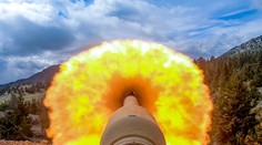 FOTO+VIDEO: Prekoná všetko, čo proti nemu Rusi nasadia. Nová pýcha Británie je veľkým tromfom NATO