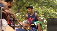 Katalánsko hore nohami. Takto Barca oslavovala treble