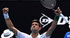 VIDEO-Australian Open: Novak Djokovič a Miloš Raonič postúpili do štvrťfinále