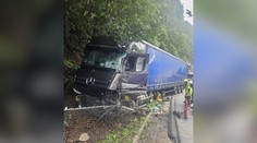 Dopravná nehoda pri Strečne: Premávku riadi polícia, prejazdný je jeden pruh