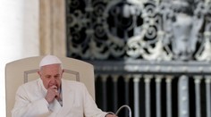 Pápež František odsúdil kultúru zneužívania a krytia v katolíckej cirkvi