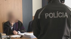 Sudca odmieta nosiť respirátor a neukazuje ani test na covid. Aj napriek tomu môže pojednávať