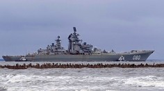 FOTO+VIDEO: Prízrak z čias studenej vojny sa vracia. Rusi spustili na vodu najväčšiu vojnovú loď sveta
