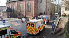 Bavorsko vydesil útok nožom. Muž dobodal na smrť dvoch ľudí vrátane dieťaťa