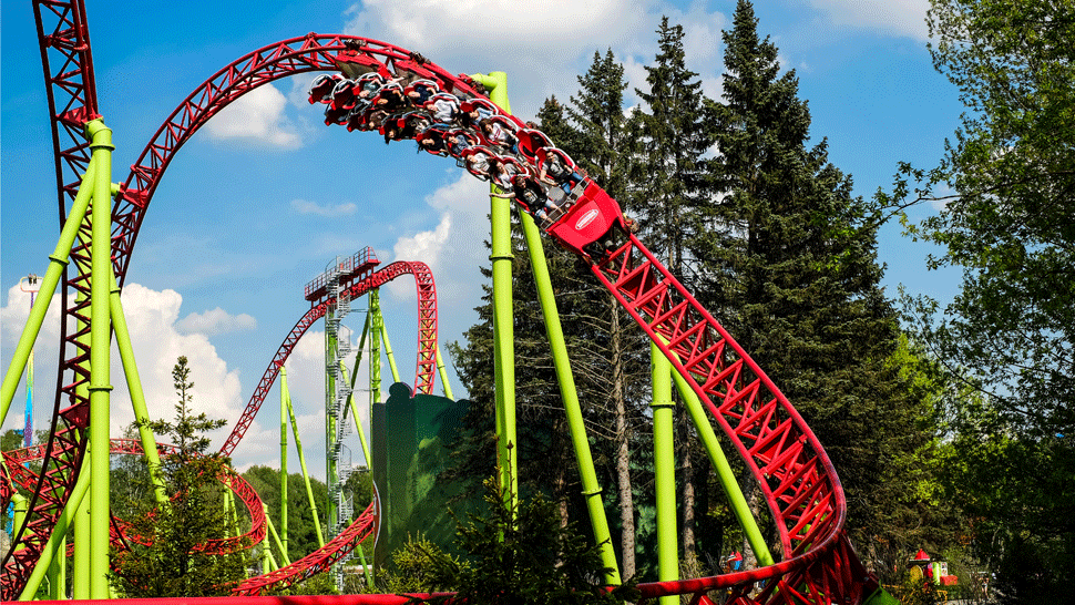 Obrovské nešťastie. Žena vypadla z horskej dráhy, zachrániť sa ju nepodarilo