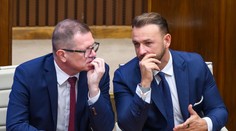 Šutaj Eštok prikázal Kmecovi pozastaviť výzvy, ktoré vzbudzujú pochybnosti v prideľovaní financií