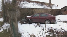 Dôchodkyni vo dvore "pristálo" auto s opitým vodičom: Ratovala ju opatrovateľka aj polícia