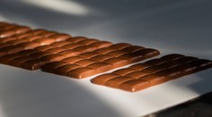 Populárnu čokoládu budú vyrábať na Slovensku. Musí preto zmeniť dizajn, z obalu zmizne známy prvok