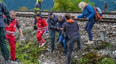 Po nehode vlakov zostáva v troch nemocniciach hospitalizovaných 16 ľudí