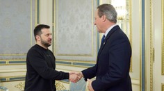 David Cameron sa na prvej zahraničnej ceste stretol na Ukrajine s Volodymyrom Zelenským