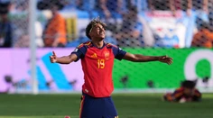 FOTO: Ofenzívne sterilná Argentína sa gólu nedočkala. Španieli sa dostali po tuhom boji na futbalový Olymp