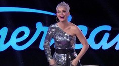 Katy Perry praskol kostým rovno na zadku: Otrčila ho do publika