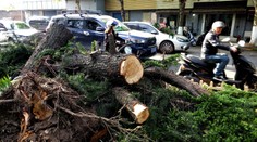 Mohutná búrka v Číne si vyžiadala 11 mŕtvych a stovku zranených