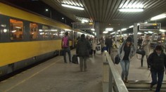 Na konkurenčný boj na železnici doplácajú cestujúci. Vlaky na seba nečakajú