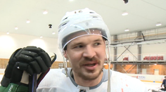 Mladí slovenskí hokejisti spoločne trénovali. Miloš Kelemen si odniesol osem stehov