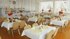 Žiadne veľké oslavy. Hostia v tatranských hoteloch si musia o polnoci pripiť vo svojich izbách