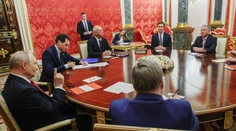 Putin začal rokovať s americkými vyslancami o ukončení vojny na Ukrajine