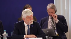 Spor o účasť na summite NATO vygradoval, Pavel podal kompetenčnú žalobu a hovorí o nezodpovednosti