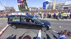 Si náš hrdina a bojovník. Ľudia sa naposledy prišli rozlúčiť s Alfie Evansom