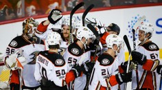 Play-off NHL má prvého postupujúceho