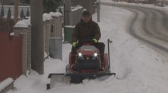 Vďaka chodníkovej novele musia niekde sneh odhŕňať starostovia