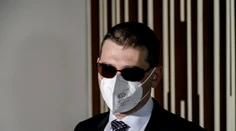 Vyšiel s pravdou von. Exšéf policajnej inšpekcie sa priznal, že zobral televízor, mobily aj peniaze