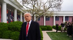 Rokovania o ukončení vojny na Ukrajine prebiehajú dobre, tvrdí Trump. Krajiny sa podľa neho musia zmieriť alebo zmĺknuť