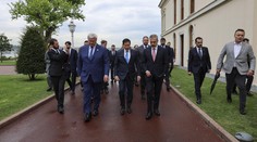 Nepodali si ruky, sadli za jeden stôl, ale mier nedohodli. Rusi a Ukrajinci rokovali o ukončení vojny