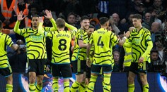 Premier League: Arsenal sa vďaka výhre vrátil na čelo tabuľky. Dúbravka vychytal čisté konto