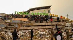 Počet obetí zemetrasenia v Turecku a Sýrii už presiahol sedemtisíc. WHO hovorí o hrozivej prognóze