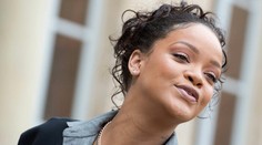 Rihanna opäť zmenila farbu vlasov. Modrú ešte na hlave nemala