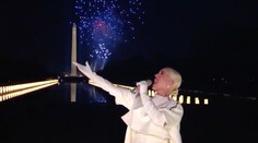 Najkrajší moment dňa: Orlanda Blooma dojalo k slzám vystúpenie Katy Perry