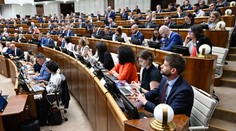 Parlament posunul do druhého čítania konsolidačný balík