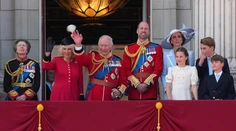 FOTO a VIDEO: Londýn ovládla veľkolepá vojenská prehliadka. Kráľ Karol III. oslávil narodeniny