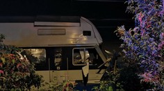 Ďalšie vlakové nešťastie v Česku: Pri zrážke dvoch vlakov zomrel rušňovodič a 35 ľudí je zranených