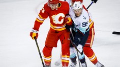 Tatar asistoval pri víťazstve, Ružička odohral sezónny debut