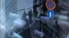 Brutálny útok dvoch na jedného pred podnikom na východe: Neprestali, ani keď muž ležal na zemi