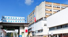 Nové informácie o zámene pacientiek v pražskej nemocnici. Žena potratila pre chybu konkrétneho zdravotníka