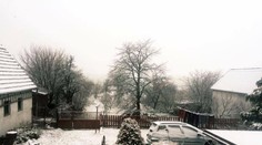 Slovensko sa zobudilo do zasneženého rána. Takto to vyzerá u vás