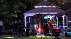VIDEO: Šialené zábery. Streľba pri pouličnom festivale, hlásia 12 zranených