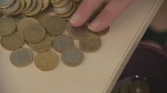 Vianoce sú preč, peniaze chýbajú. Slováci hromadne škrtajú výdavky