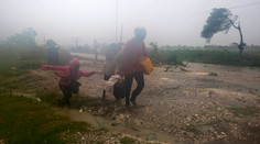 Sedemmetrové vlny, zosuvy pôdy a masívne zrážky. Irma už dosiahla piatu kategóriu