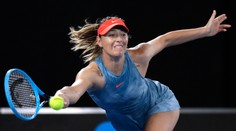 Móda na Australian Open: Zelený overal Sereny Williamsovej, Bouchardovej odhalené brucho