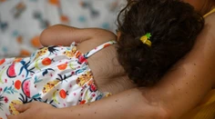 Dojčatá v Španielsku postihuje vzácny „vlkolačí syndróm“. Môže za to liek, ktorý užívajú ich rodičia