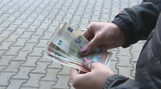 Životné minimum bude vyššie. Súbežne s ním porastie aj množstvo dávok a príspevkov pre ľudí