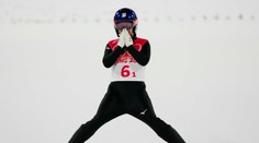 Trojicu skokaniek diskvalifikovali, dôvodom boli nesprávne kombinézy