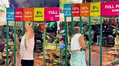 Reštaurácia ponúka kontroverznú zľavu, pre ktorú sa musia zákazníci „preplaziť“. Najväčšiu dostanú najštíhlejší ľudia