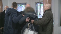 Takmer skolabovala, keď videla vraha dcéry. Matku zavraženej Iriny v budove súdu kriesili záchranári