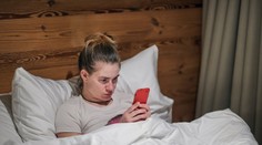 Pocit, že nám unikajú zážitky či príležitosti. Jav známy ako FOMO môže mať silný vplyv na duševné zdravie