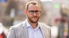 Pas má ukrajinský, kope však za Rusko. Na Slovensku našiel útočisko